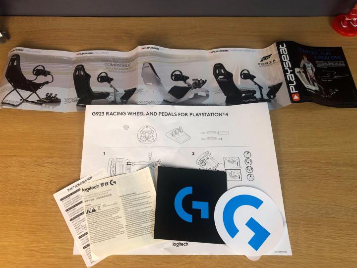 罗技g923力反馈方向盘 (开箱体验罗技g923赛车方向盘)