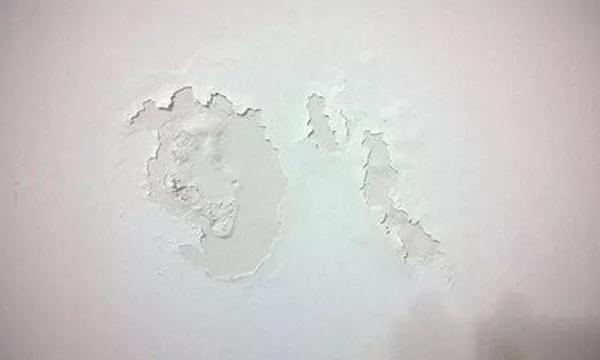 墙面起泡发霉了怎么处理,墙面发霉用什么消除剂最好