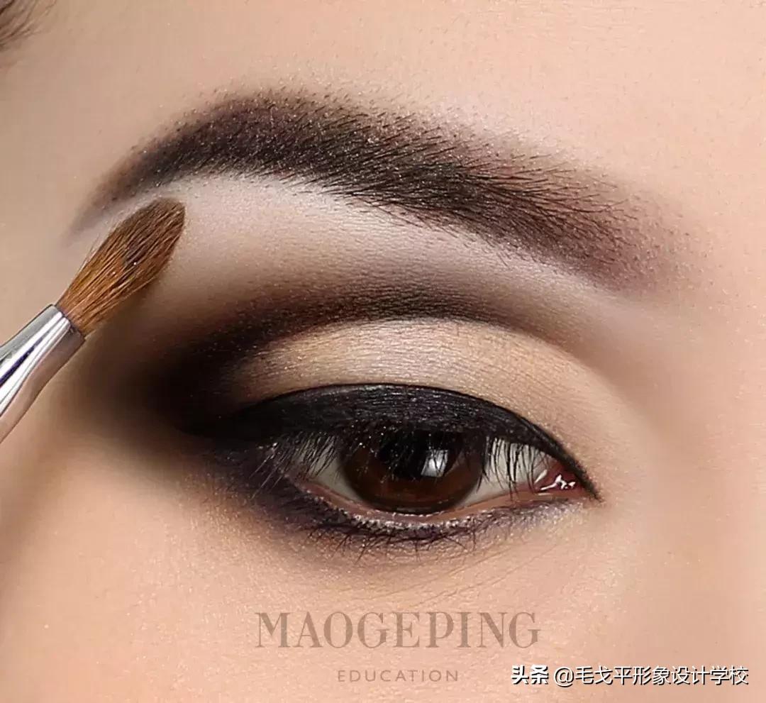 适合新手的不同场合六种眼影画法,买了不适合的眼影怎么办