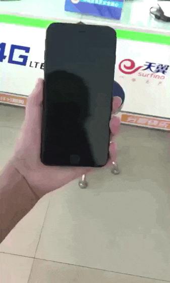 女人跟我说空调漏水了是怎么回事,女生说空调漏水是什么意思