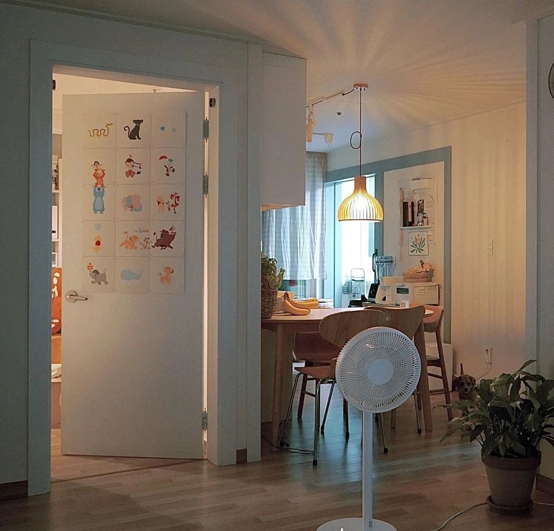 会做饭也会收拾,米白原木色,简简单单不凌乱,收住一家人的心