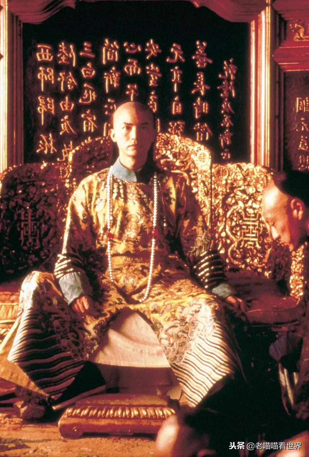 爱新觉罗溥仪戴眼镜照片,末代皇帝溥仪是怎么近视的