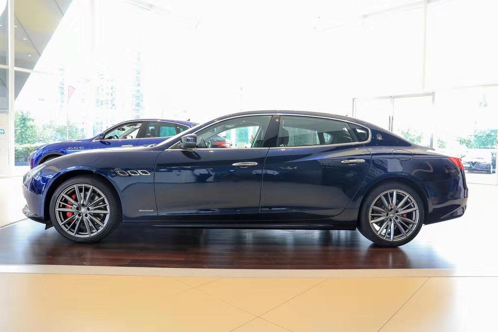 为何短短一年这辆豪车两次易主,史上最丢人的豪车仅卖27万