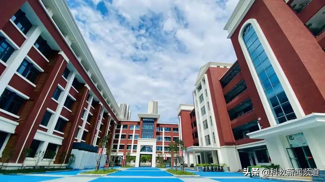 合肥工业大学欢迎新同学,热烈欢迎各位新同学返校