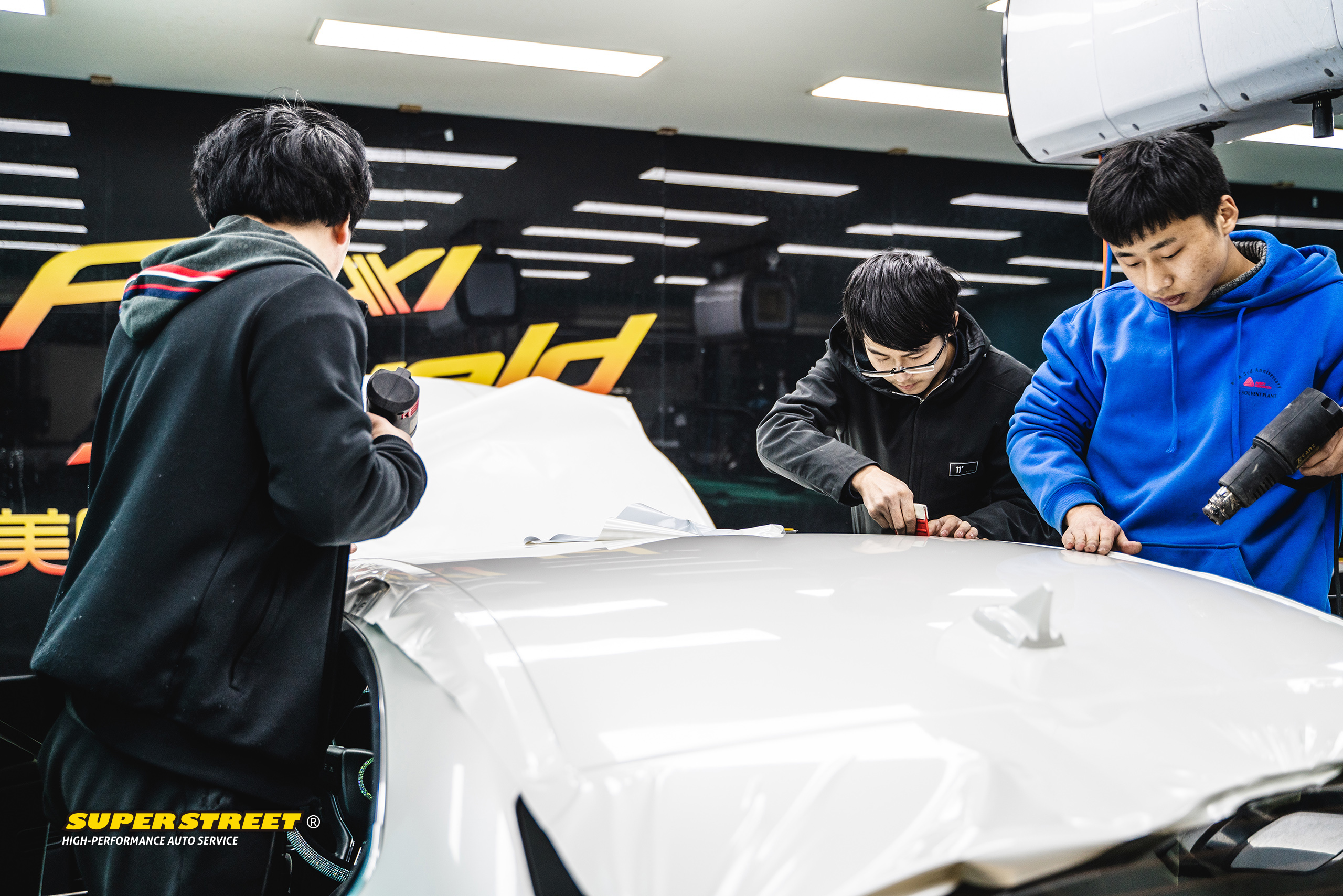 玛莎拉蒂吉博力汽车贴膜改色,superstreet改装