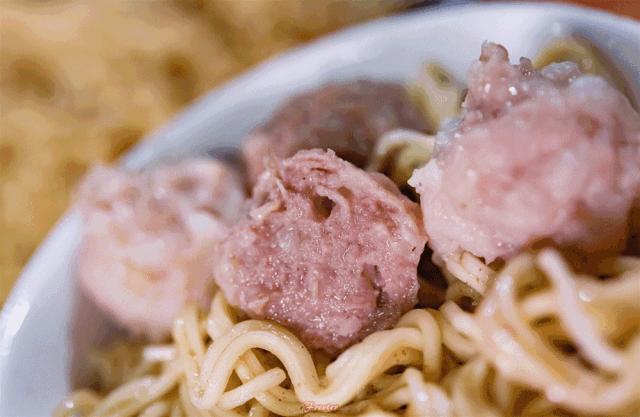 不用出游琼海或陵水，在海口也能喝上这一口鲜掉了眉毛的刺鱼汤