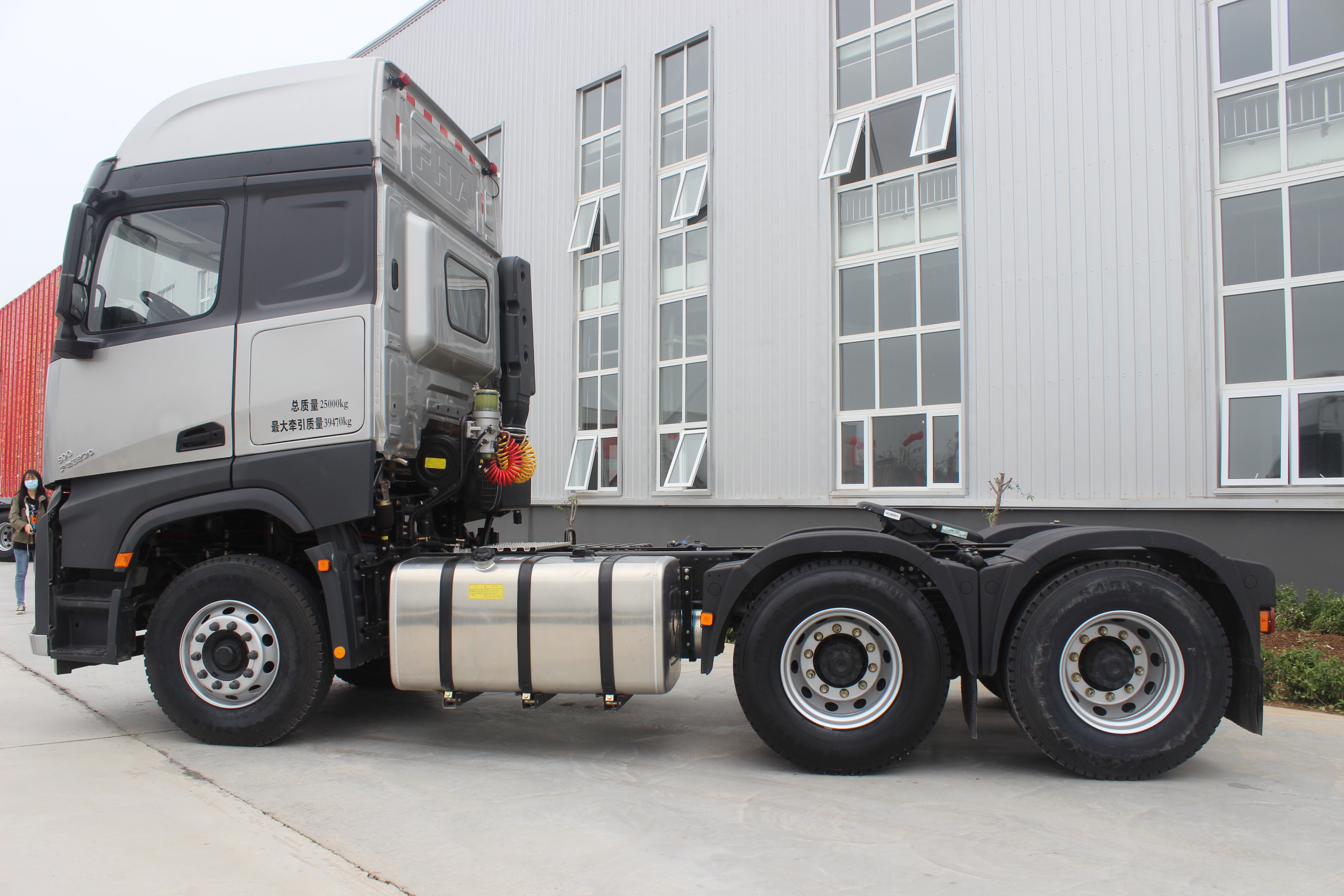 沪尊s200车,一汽凌源沪尊s200