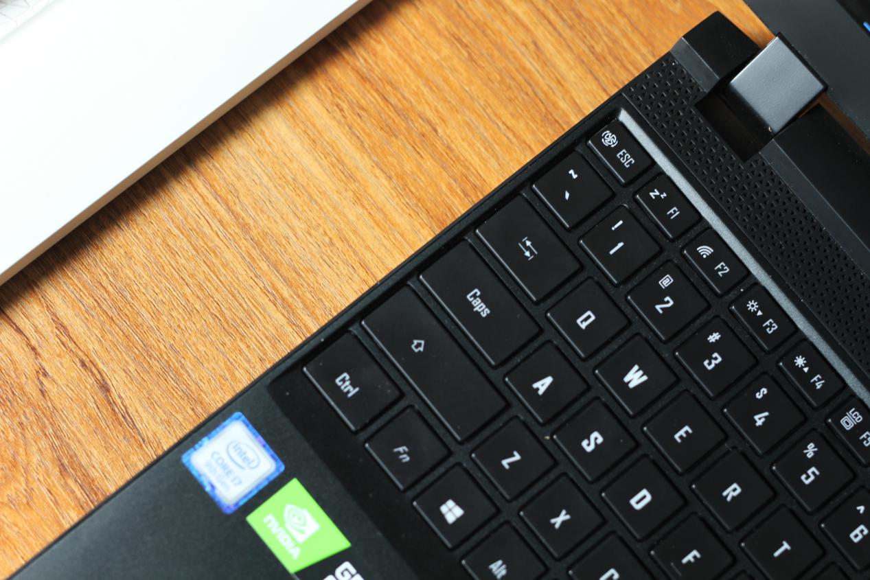 技嘉newaero15配置图,技嘉aorus15p-yd笔记本测评