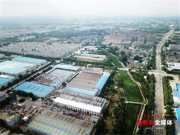 泰城水生态环境治理,泰城夜景照片