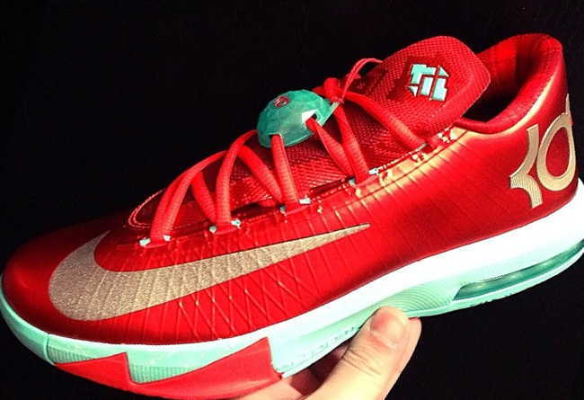 nba球员圣诞节穿什么鞋,nba球星平时穿什么鞋