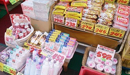 日本东京巢鸭商店街,东京巢鸭街区老照片