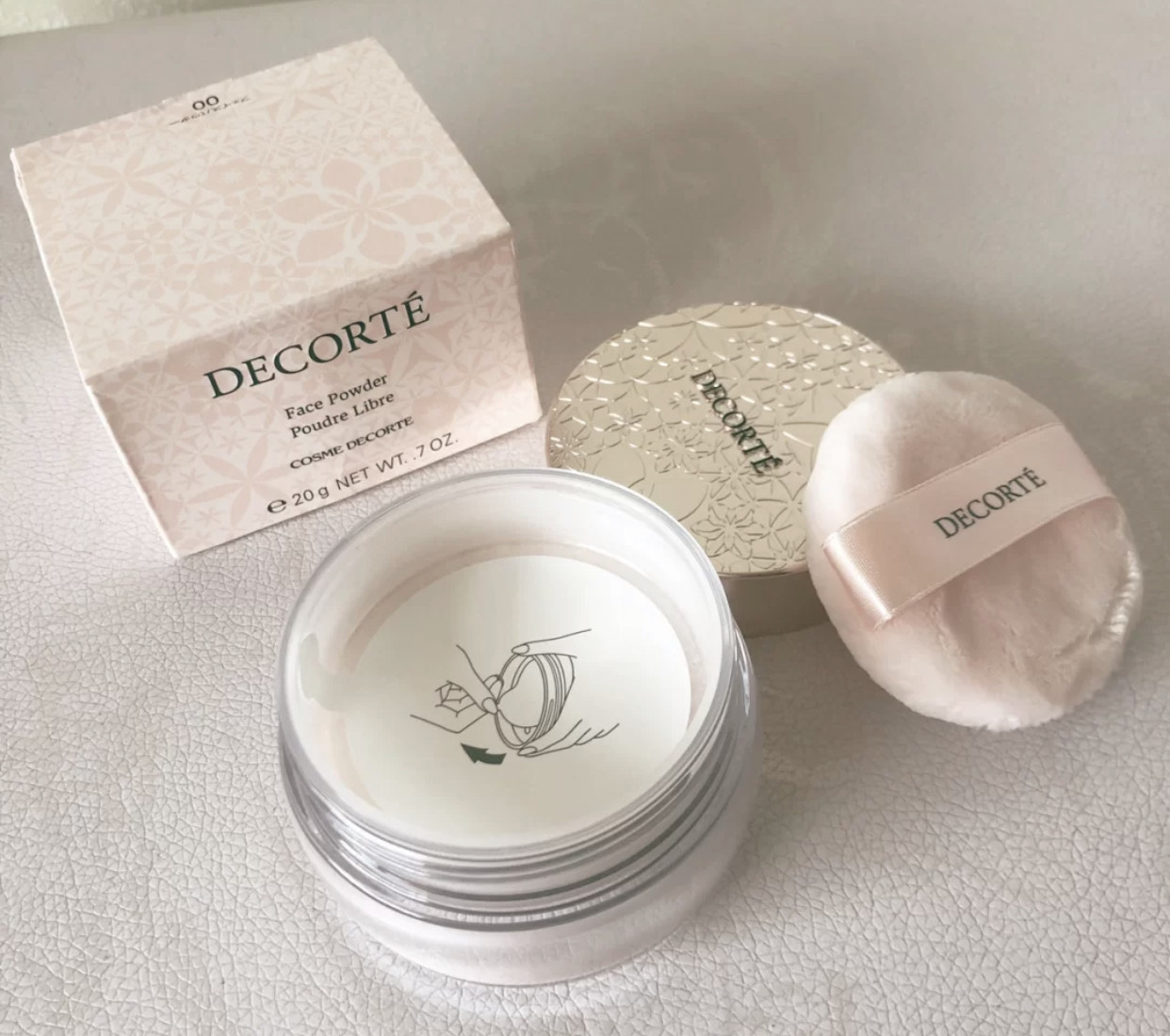 散粉中“最强王者”：E大饼有名，黛珂干口碑高，Nars更好