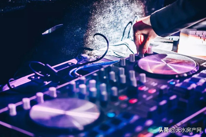 点亮城市夜经济发展,点亮城市夜经济增添发展新活力