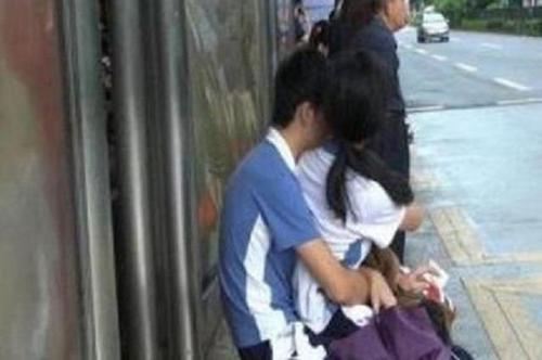 小学生QQ聊天记录让人脸红，有图为证，老师：太早熟