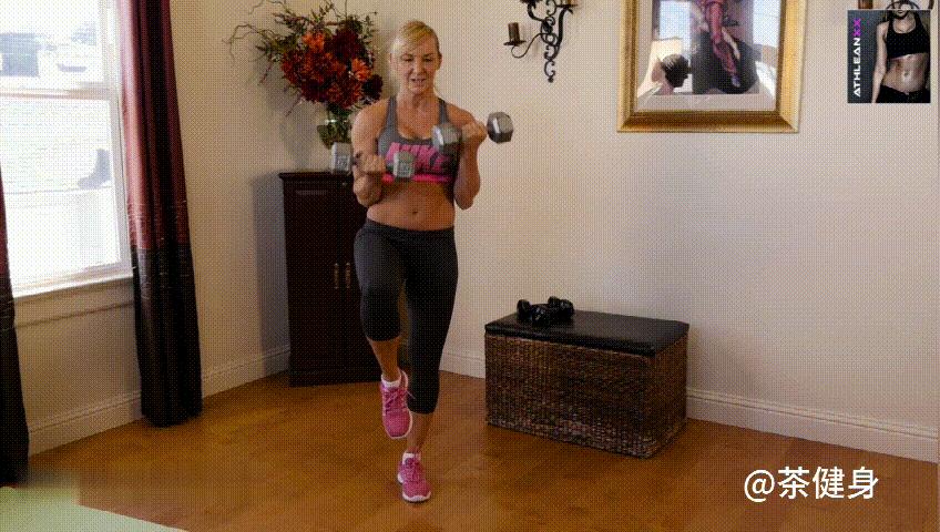 手臂训练动作女生哑铃,手臂塑形训练女生