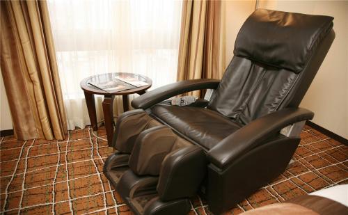 洗车店是如何年赚200w的,一家洗车店一年赚了1200元