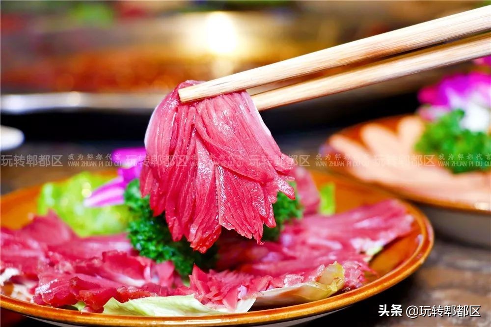 重庆来的集市火锅，就在郫都区蜀都万达！！吃相因去喽