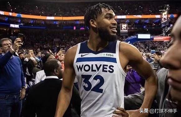 唐斯和恩比德打架中文解说,唐斯与恩比德打架