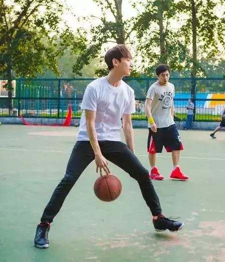 只能是他，这操作换成别人早就被骂上热搜了