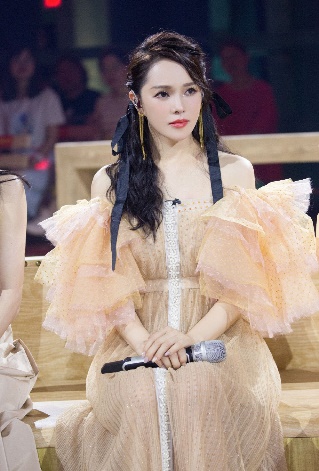 郁可唯同款耳环,郁可唯同款的流苏耳饰