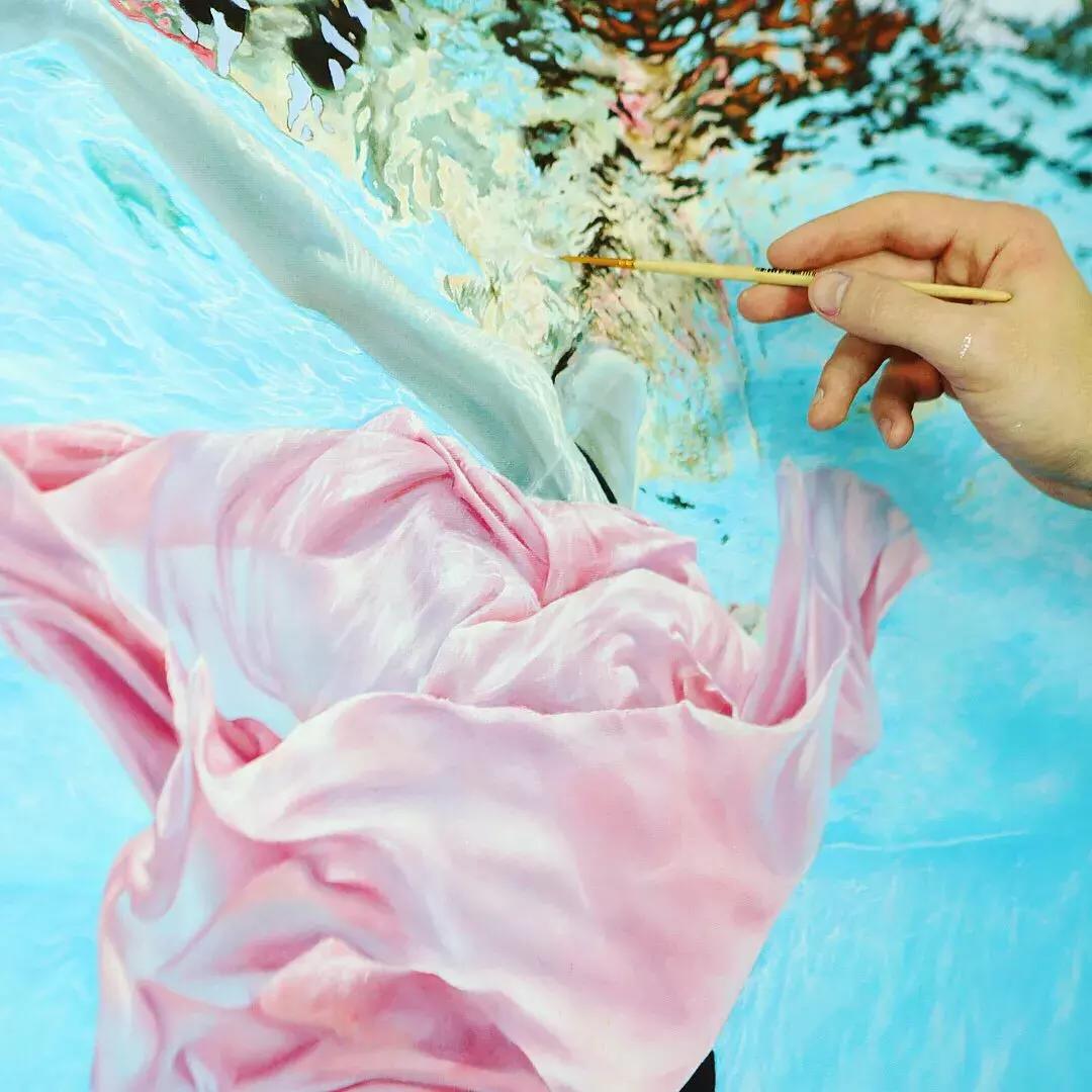 他画了一波美人，笔触精致，活色生香