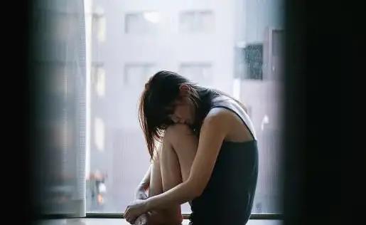 14岁抑郁少女跳楼：迷失在诱惑里的青春之殇