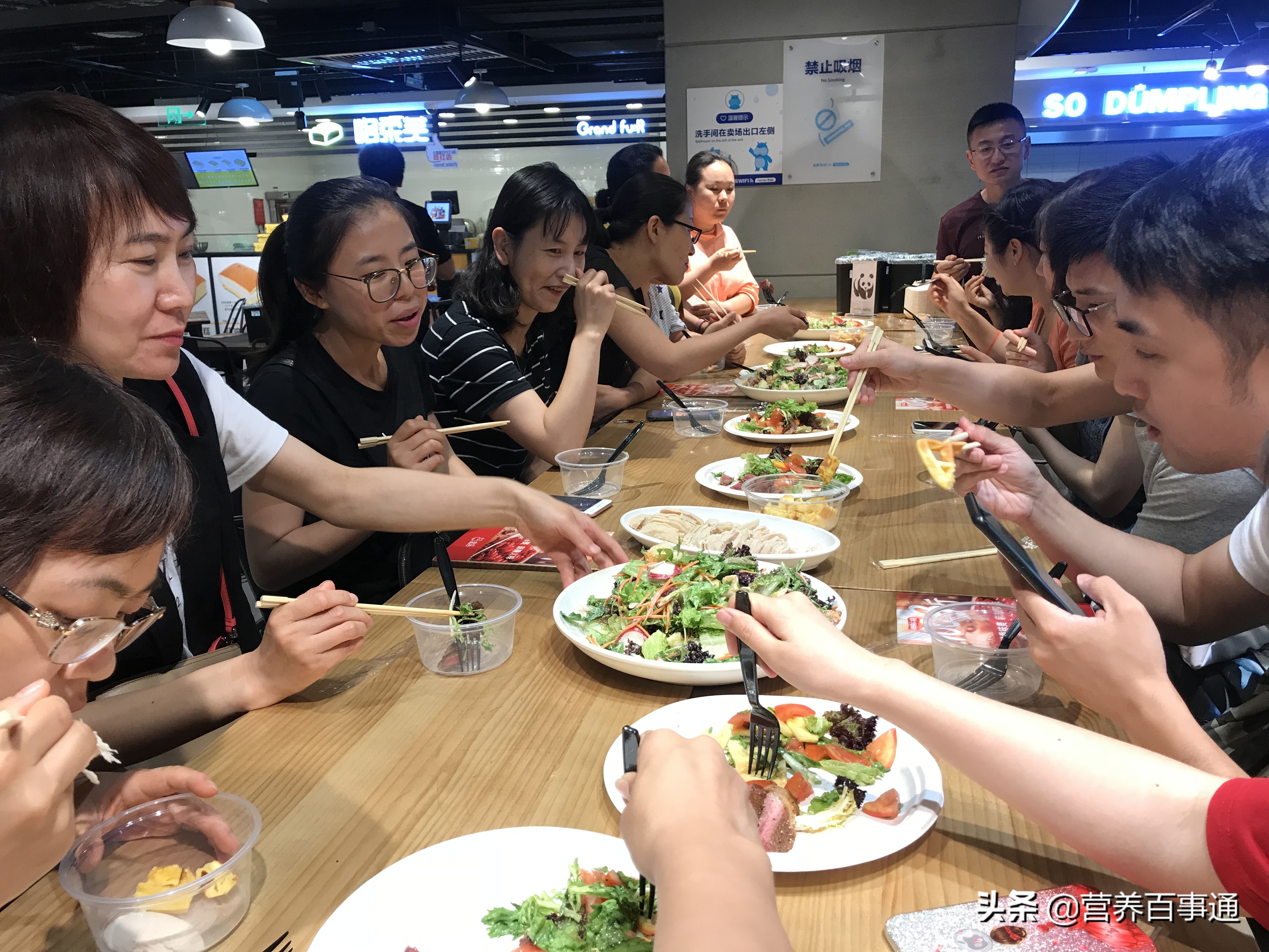 晚餐吃什么减肥又营养简单,晚餐简单吃什么减肥最好最快