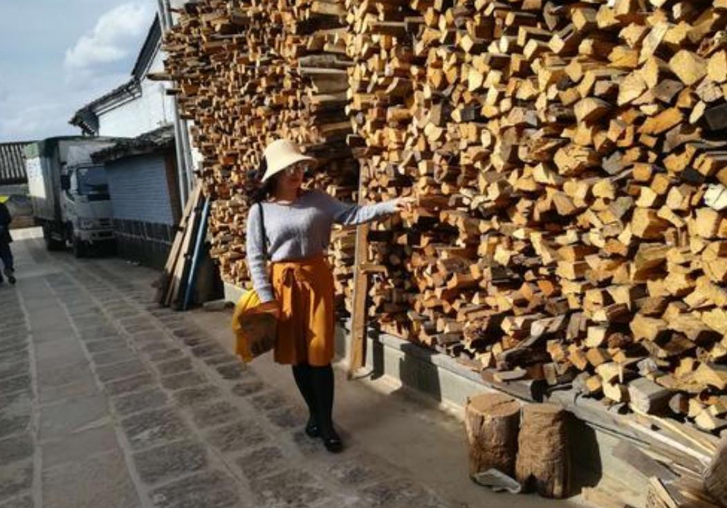 农村柴火灰收购,捡枯枝烧柴合法吗