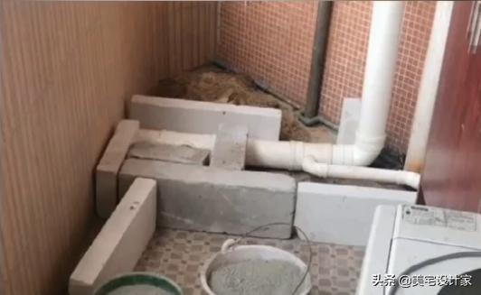 二楼卫生间返水,住二楼下暴雨厨房下水道返水