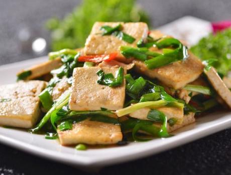 炒豆腐不要焯水,炒豆腐直接下锅