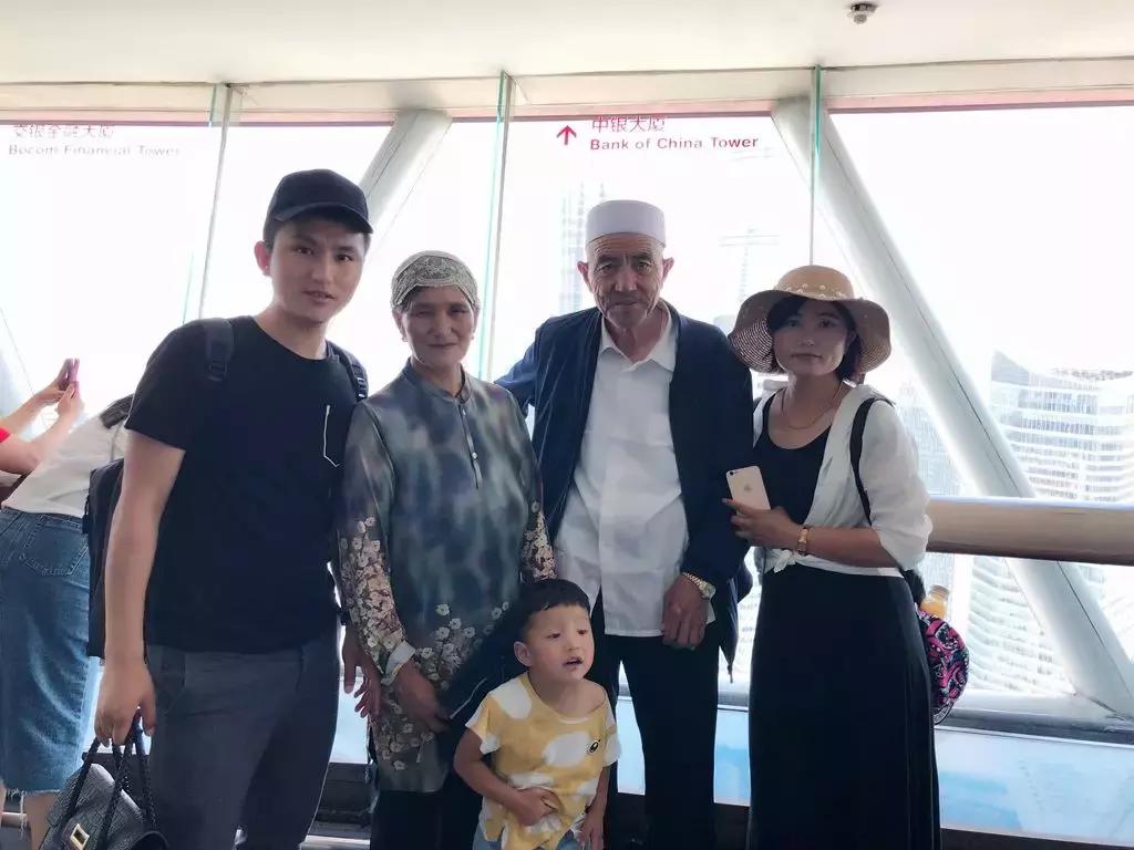 马云收废品搞笑视频,马云最后一百万做了什么