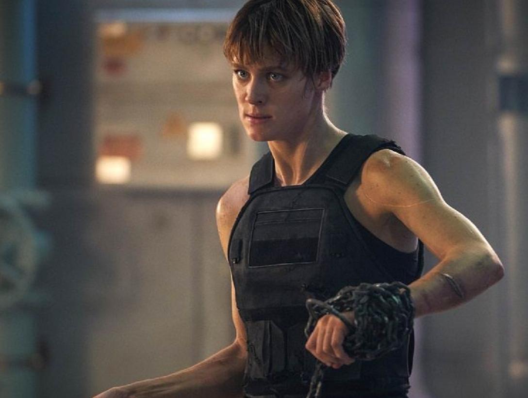 佟丽娅剪短发，Baby剪毛刺，周冬雨剪寸头，看到图四：帅哭了