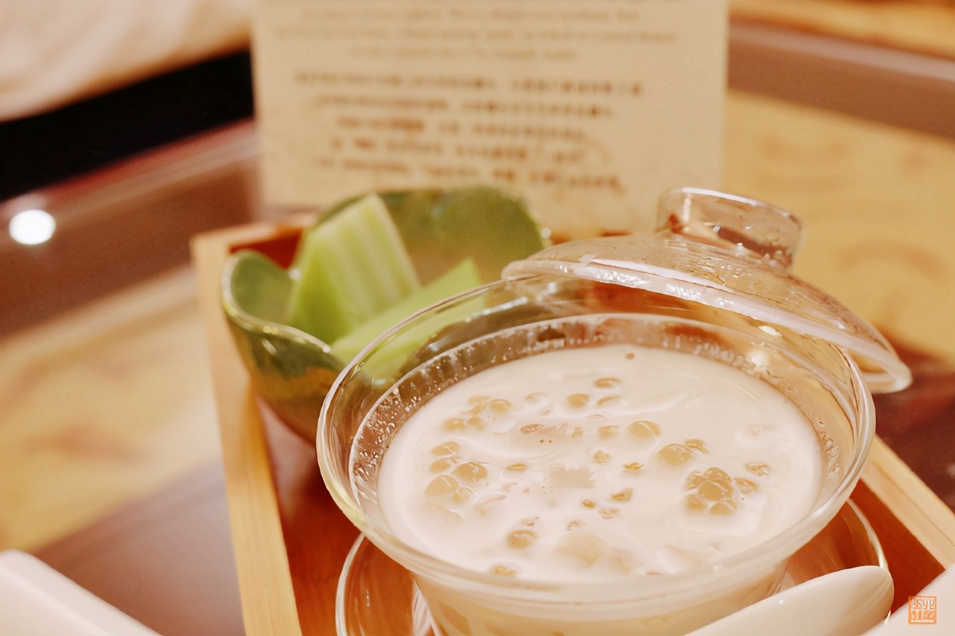 不能飞去巴黎伦敦,不如到大连喂鸽子,赏海景吃海鲜