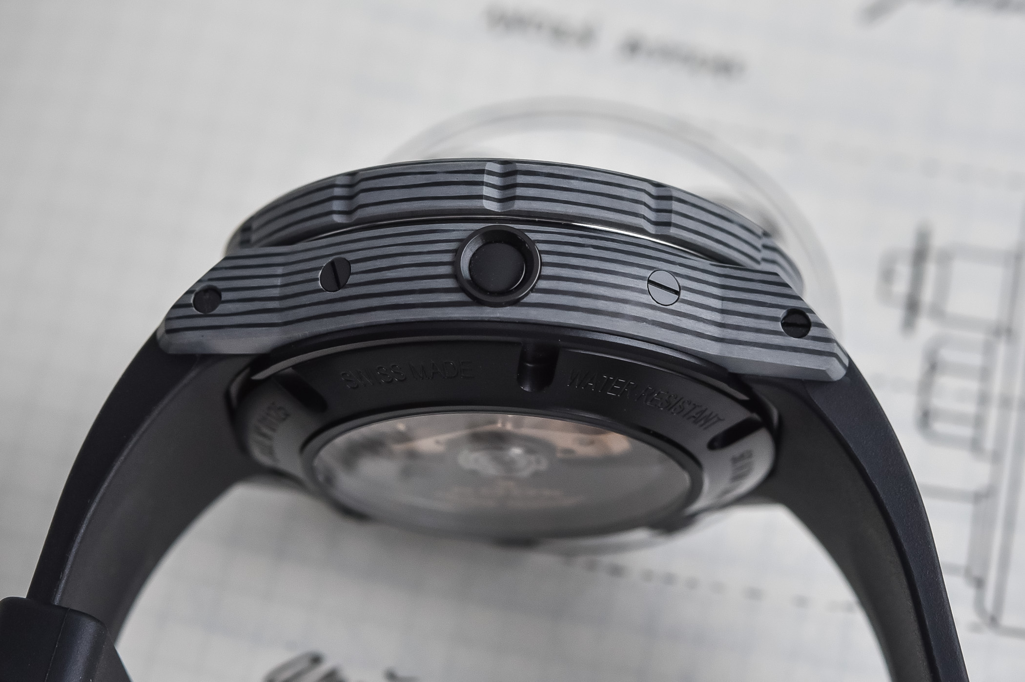 Edox依度CO-1Carbon计时码表——为海上竞速而生