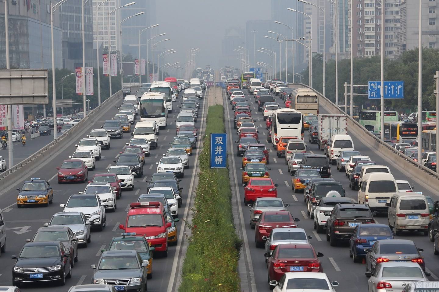 滴滴司机和出租车司机哪个赚钱,滴滴代驾司机和私家车哪个赚钱