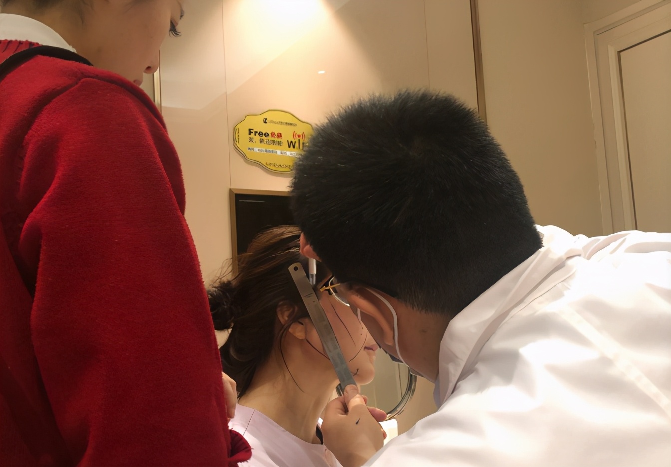 拉皮手术面部表情,拉皮手术会损失面部表情吗