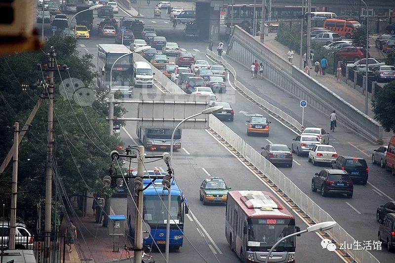 我一下记录了10年北蜂窝路的京华前置大铰接时代