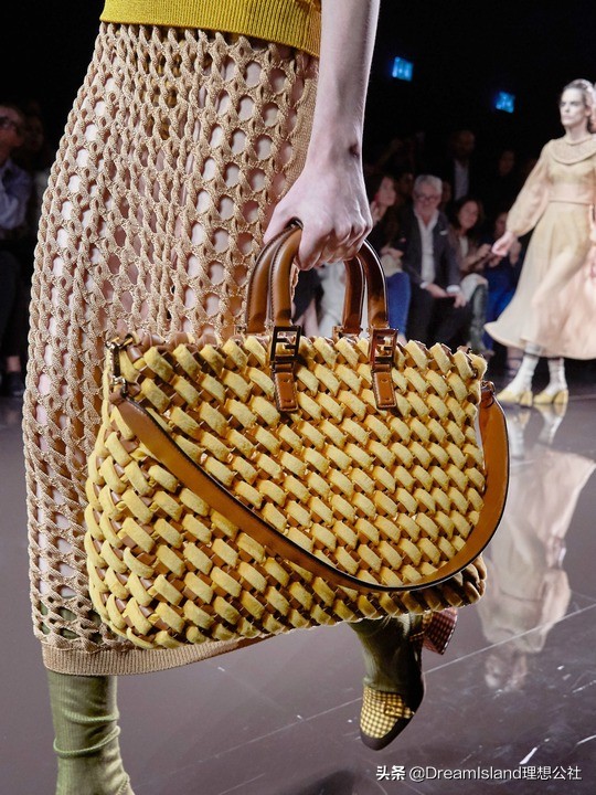 fendi新款包touch,fendi蕾丝花朵包