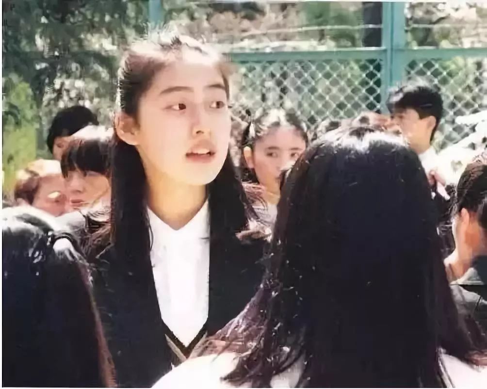 宝冢歌剧团男役可爱片段,宝冢歌剧团男役展示魅力