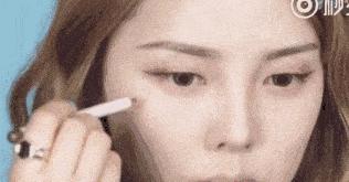 吴宣仪眼妆画法,林品如化妆涂口红