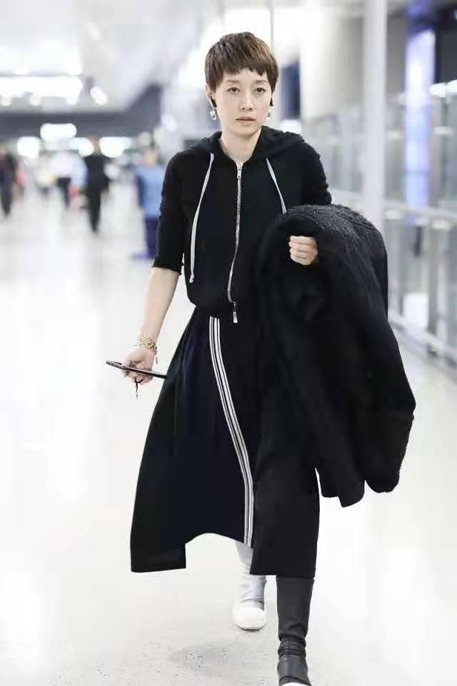 马伊琍一身黑钻鱼尾,马伊琍一字带高跟