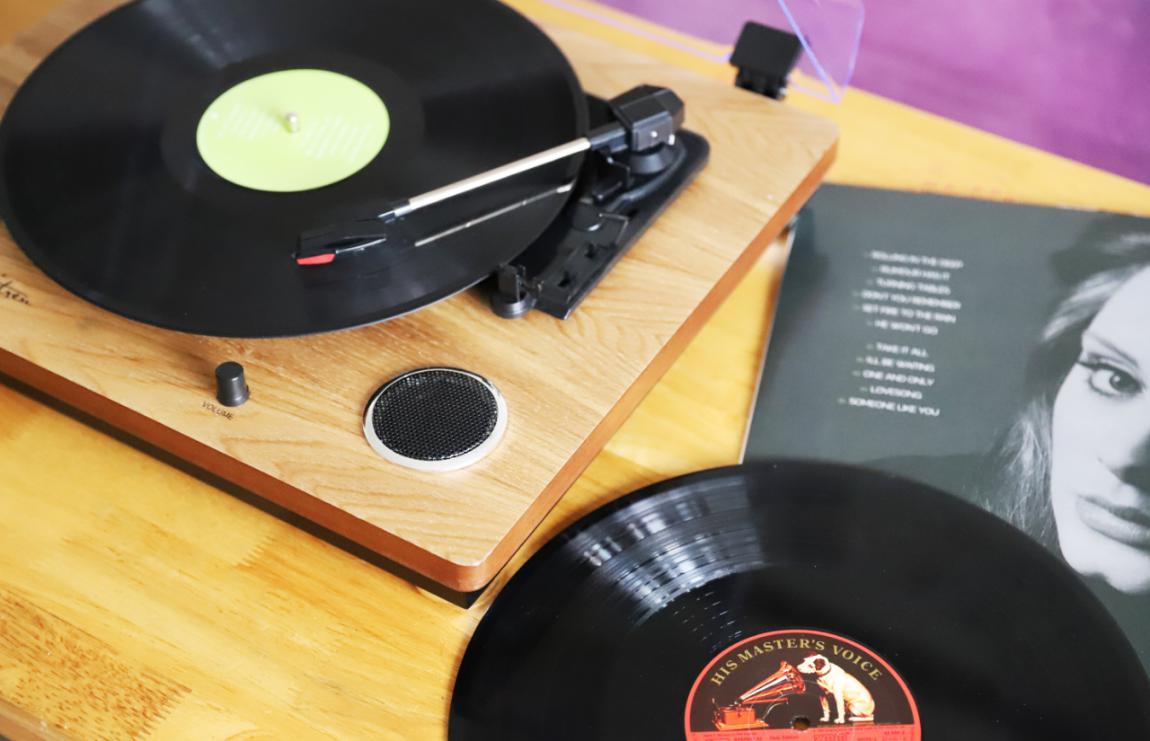 如何挑选一款性价比高的黑胶唱片机？看完这几点就懂了