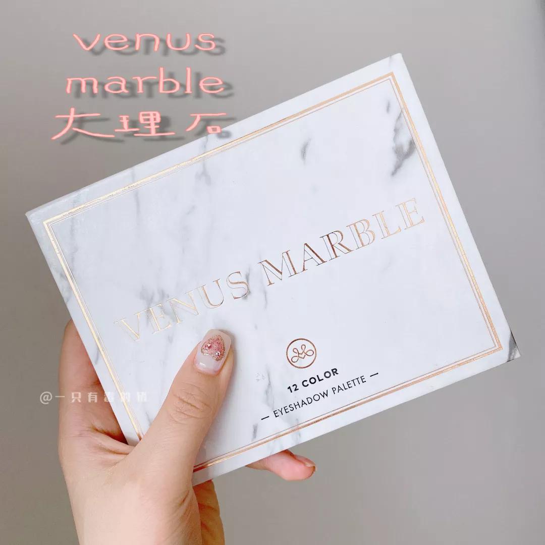 来看看闺蜜的化妆包,姐妹们的化妆包