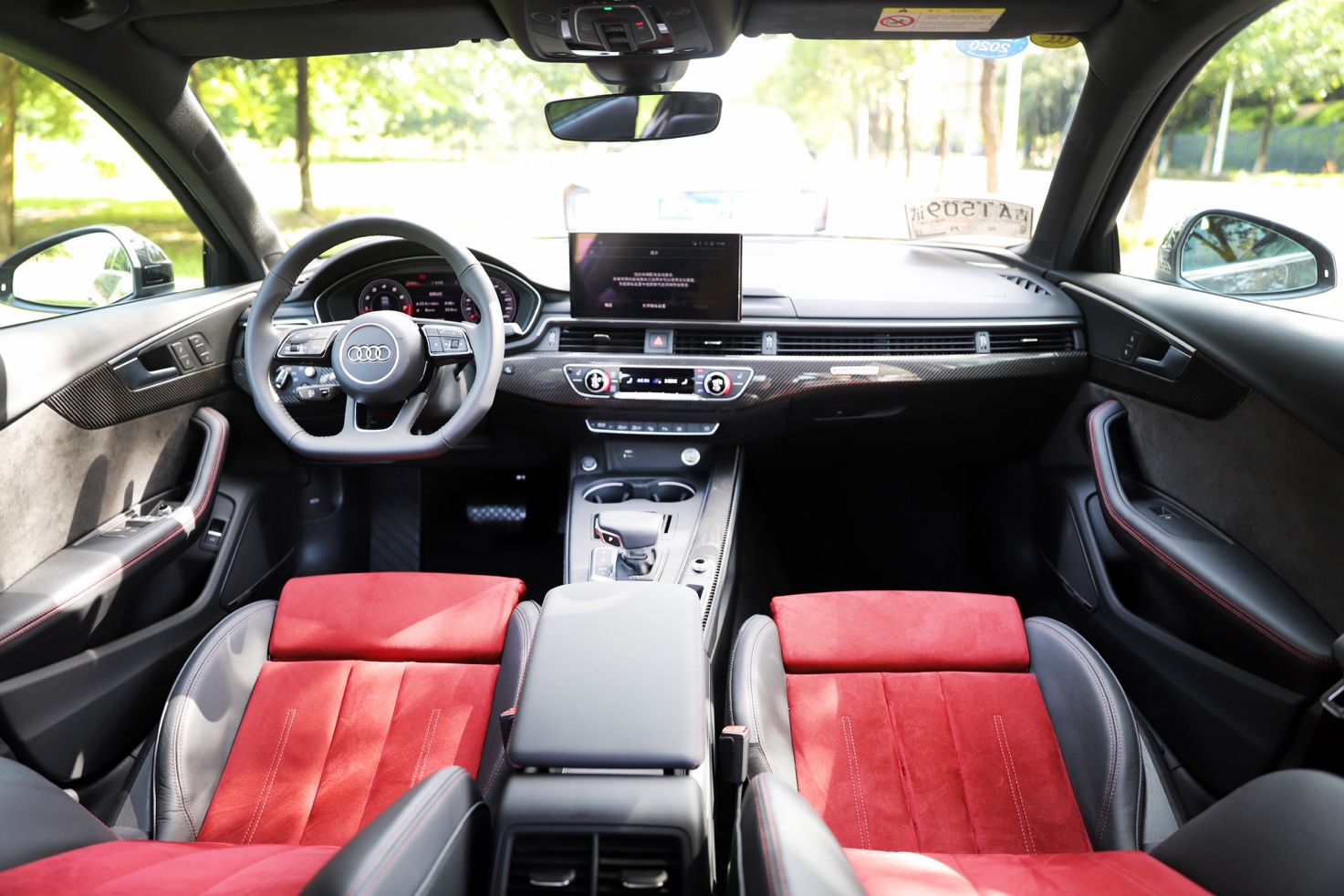 奥迪a4l女生使用体验,女司机奥迪a4l适合什么颜色