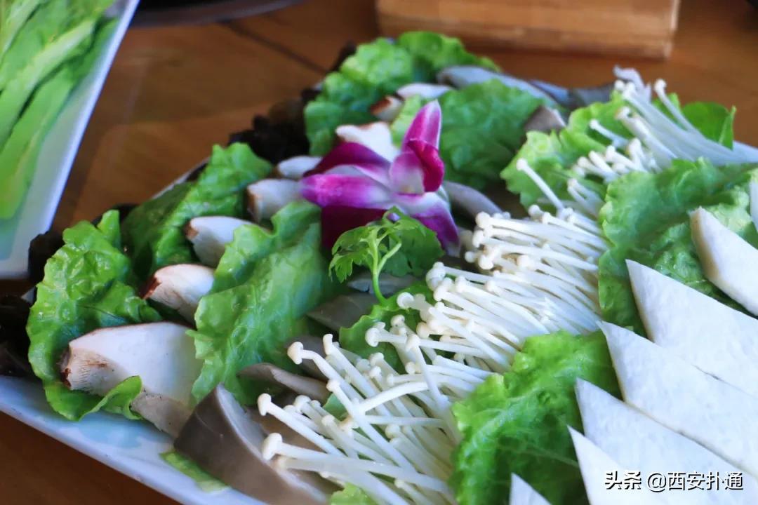 西安城墙下的铜火锅,西安城墙底下的羊肉泡馍