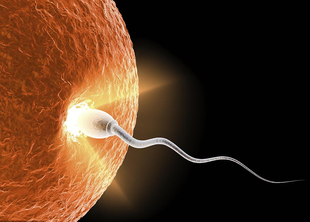 女生崴脚把脚踝扭伤了,25岁已婚姑娘脚扭伤