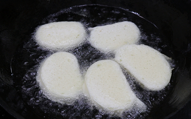 油炸馒头片又香又脆的做法,炸馒头片怎么做松软又好吃