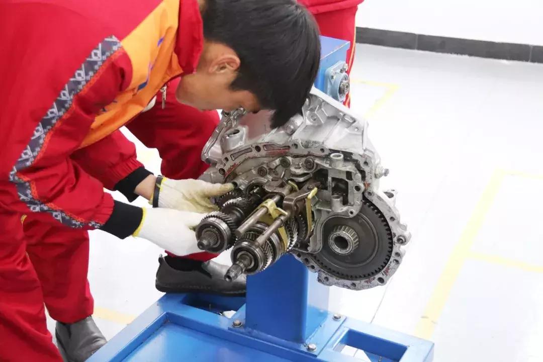 厉害了我们的新时代内容简介,松桃中等职业学校