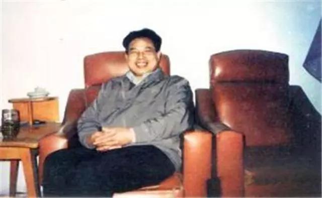 鲁迅玩伴闰土的另一面：爱上同村寡妇，坚持与妻子离婚，晚景凄凉