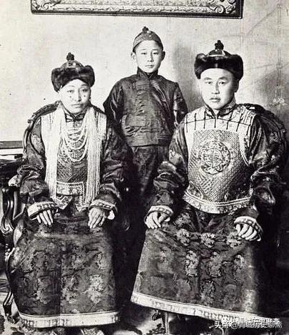 寻找老呼市——旧城系列之土默特都统托博客家族墓